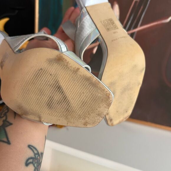 Kendall & Kylie Iridescent Silver Sandals 8.5 - Picture 14 of 16